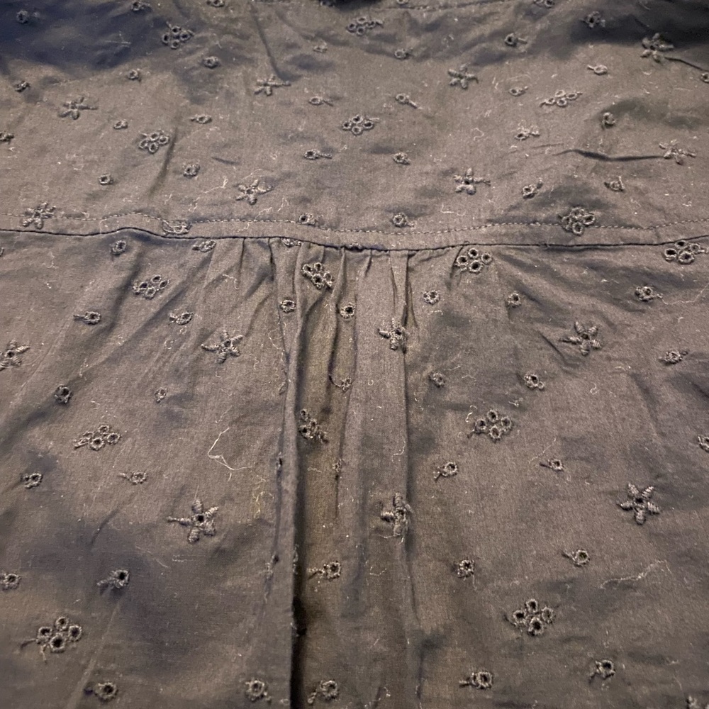 J. Crew Cotton Eyelet Popover Blouse. Large - Picture 5 of 8